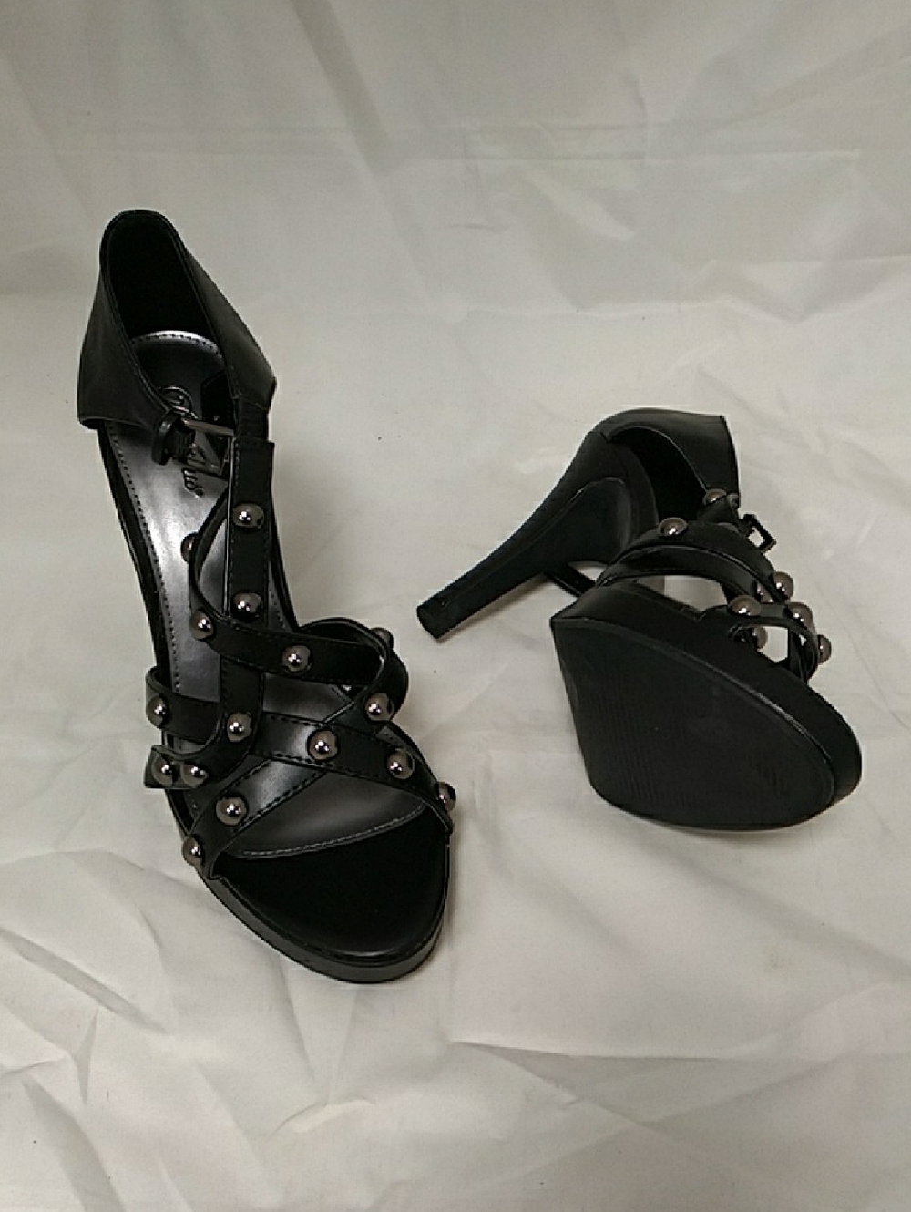 Delicious Crumb-H Black Strappy Platform Sandals 8.5 NEW